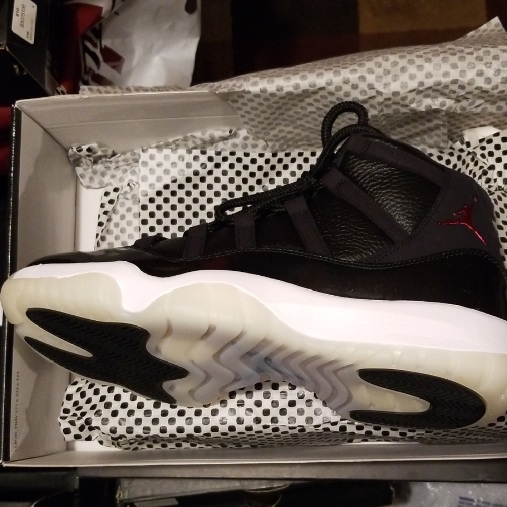 Retro 11 - Picture 4 of 6